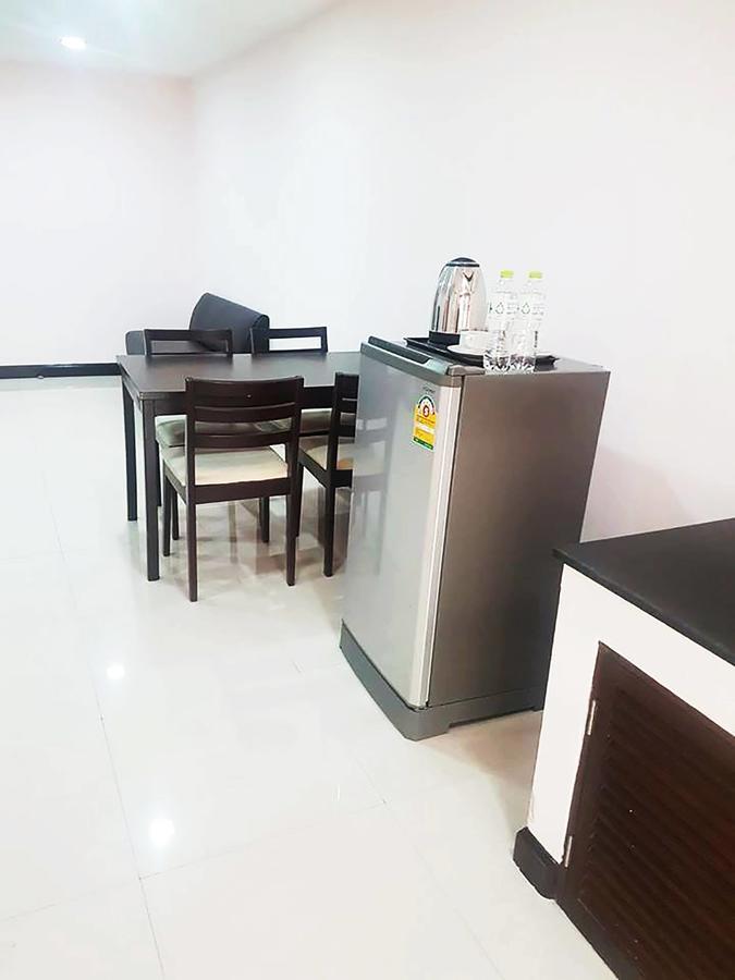 Mok Mek 72 Hotel Bangkok Bagian luar foto