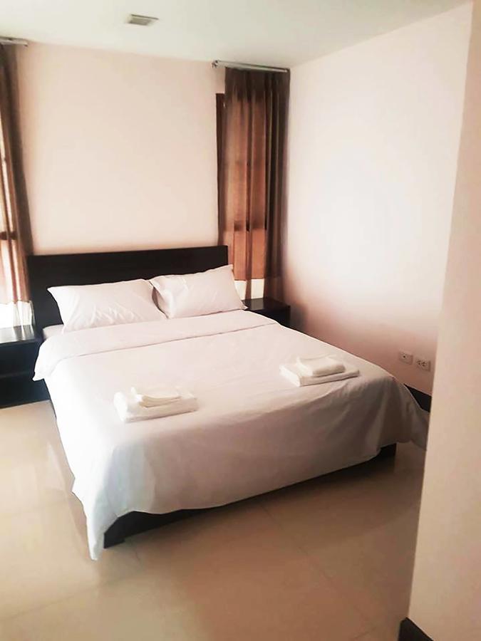 Mok Mek 72 Hotel Bangkok Bagian luar foto