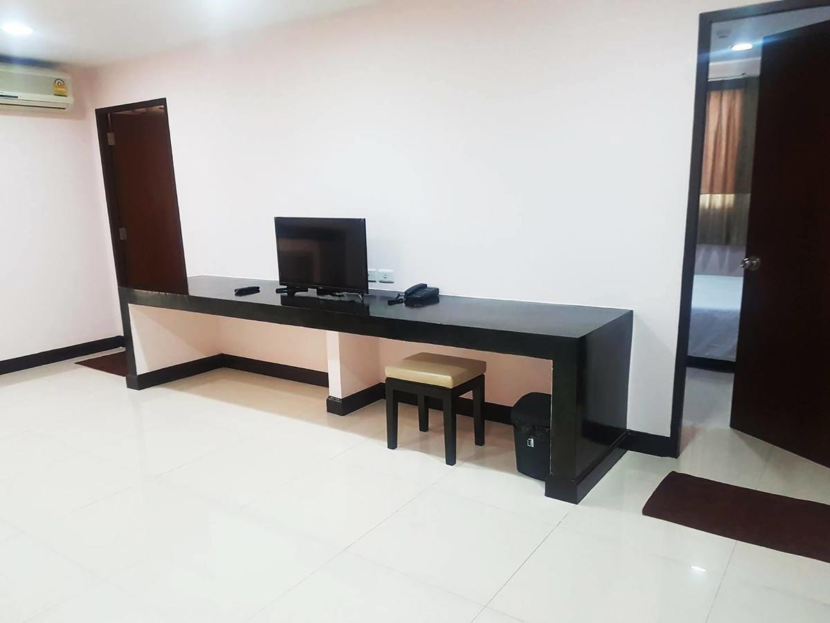 Mok Mek 72 Hotel Bangkok Bagian luar foto