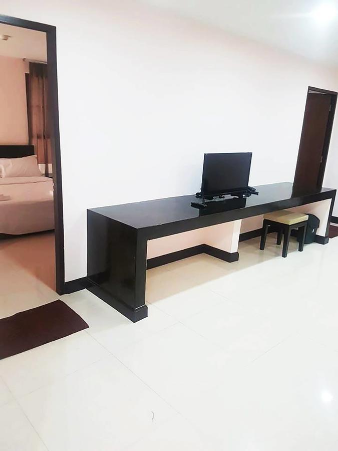 Mok Mek 72 Hotel Bangkok Bagian luar foto
