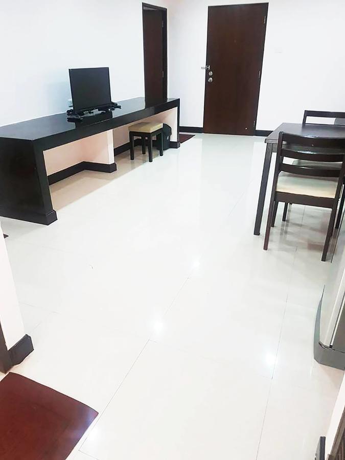 Mok Mek 72 Hotel Bangkok Bagian luar foto