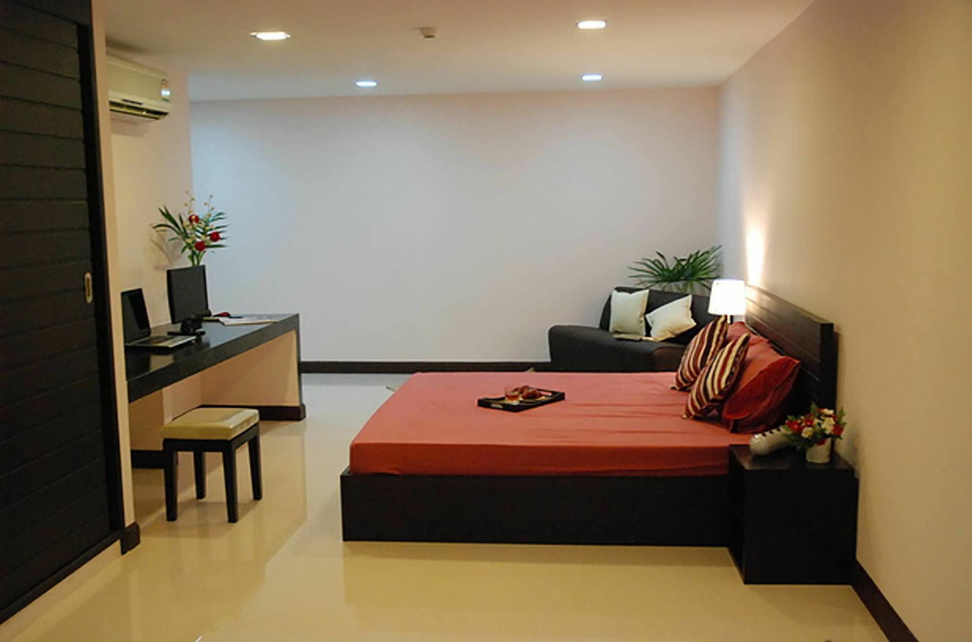 Mok Mek 72 Hotel Bangkok Bagian luar foto