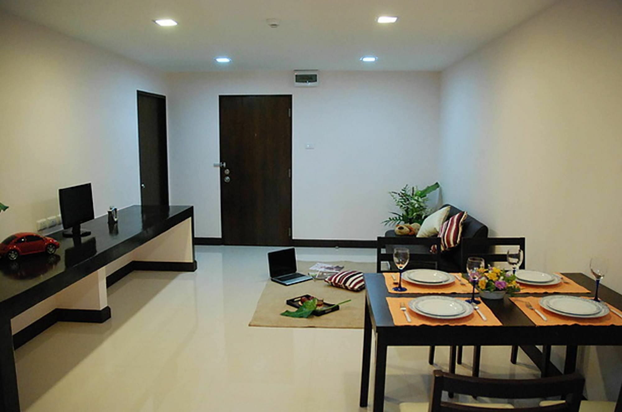 Mok Mek 72 Hotel Bangkok Bagian luar foto